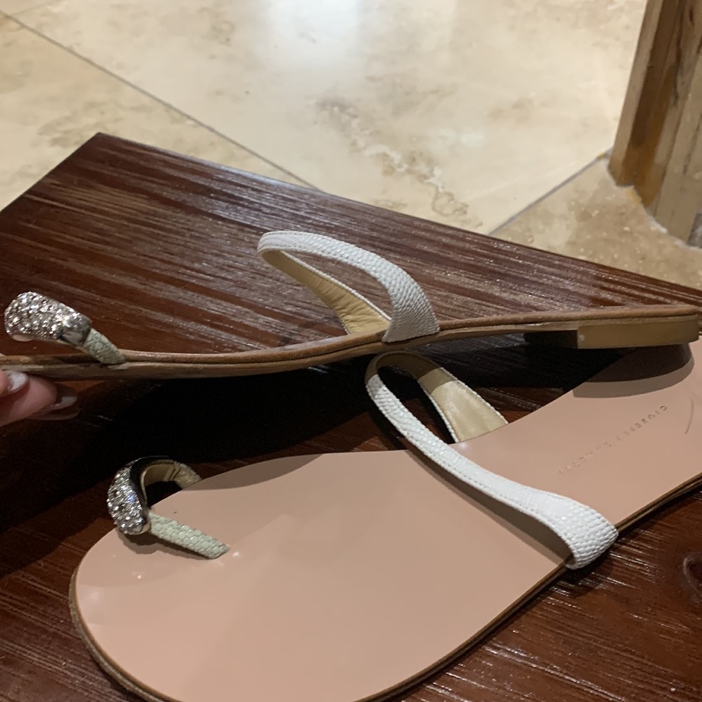 Beautiful Designer Rhinestone sandals - Picture 4 of 6